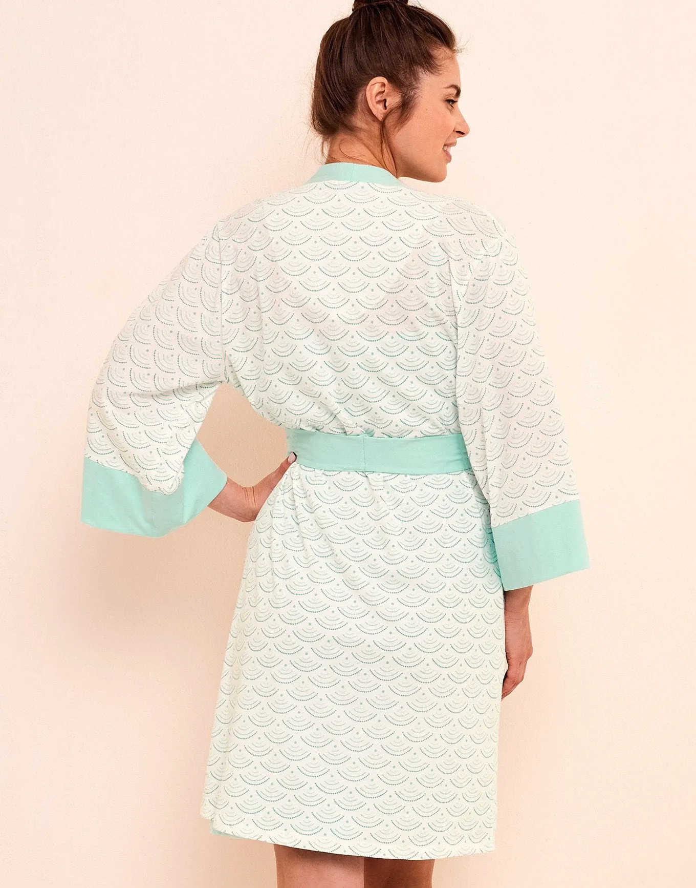 Hana Robe