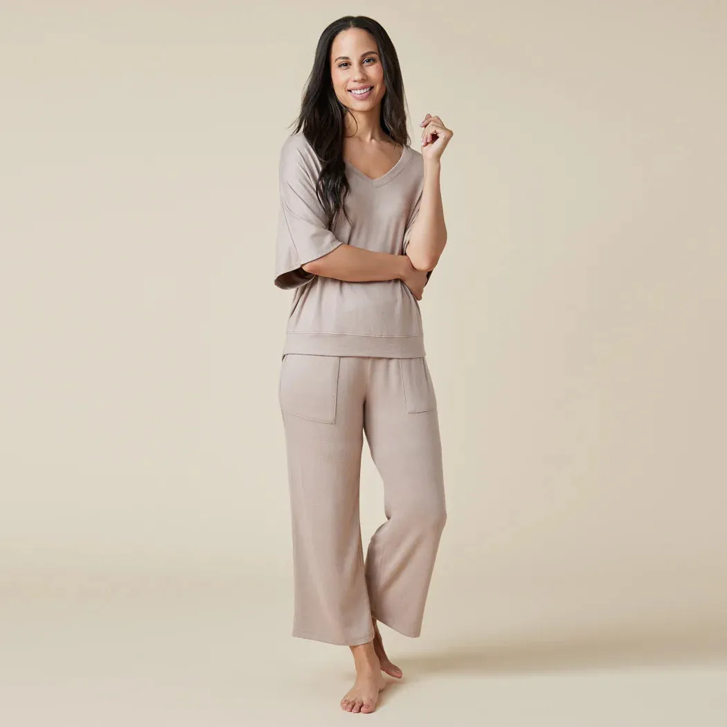 New Dream Relaxed V-Neck w/ Capri Lounge Set - CoCo